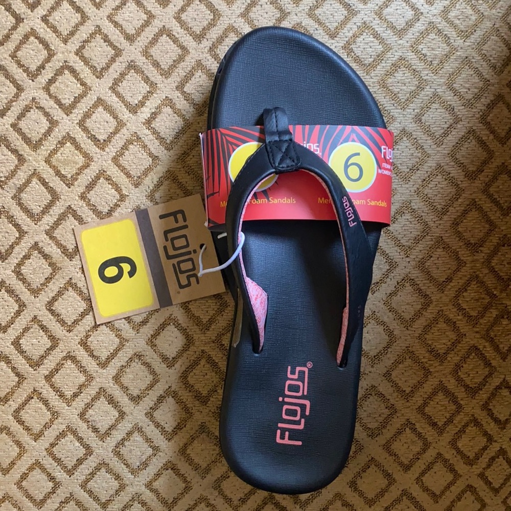New Women’s Flojos Black Flip Flop, Size 6